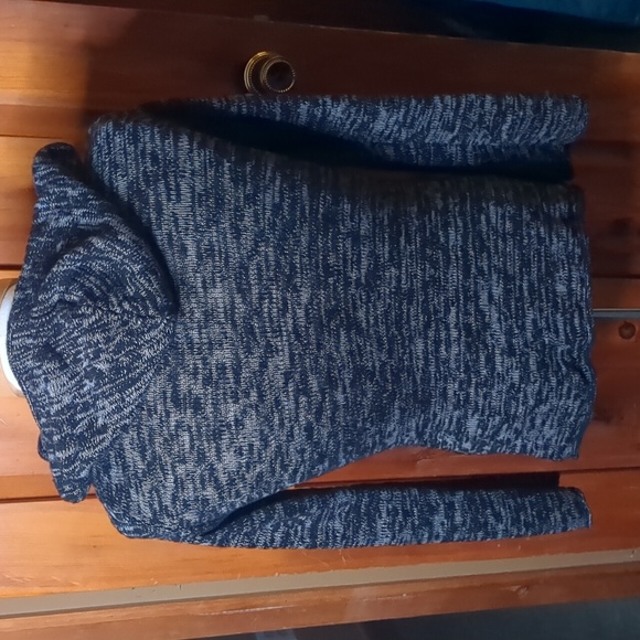 G21* kangaroo pouch hoodie long sleeve heathered gray/black raw rolled hems - Picture 8 of 11